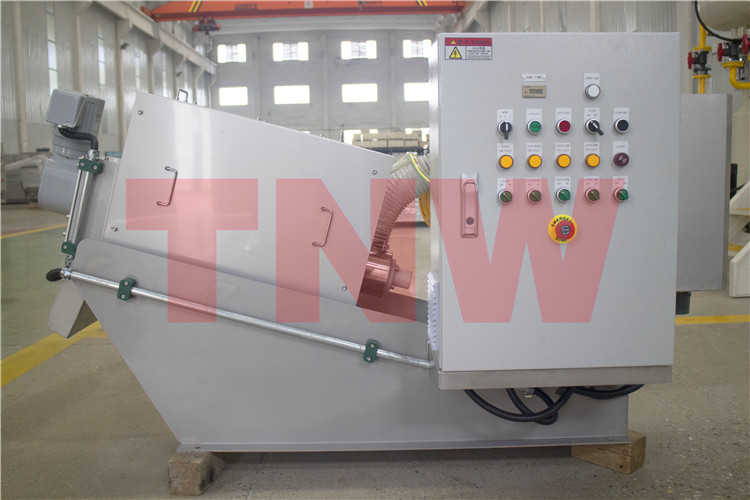 131型疊螺脫水機